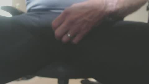Snapshot of smallcockbiker chatting on 06-11-26, 04:27 smallcockbiker online show from 06-11-26, 04:27