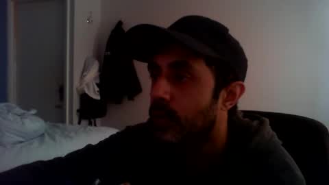 Snapshot of smallguy19945 chatting on 05-23-26, 07:02 smallguy19945 online show from 05-23-26, 07:02