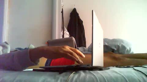 Snapshot of smallguy19945 chatting on 05-31-26, 05:59 smallguy19945 online show from 05-31-26, 05:59