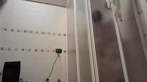 smallone8825 online show from 04-15-26, 05:42