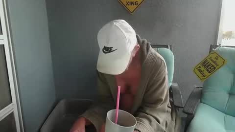 Snapshot of smallpenisbigtongue chatting on 11-06-25, 11:55 Daddy online show from 11-06-25, 11:55