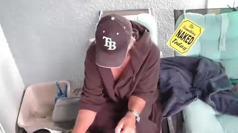 Snapshot of smallpenisbigtongue chatting on 11-27-25, 03:25 Daddy online show from 11-27-25, 03:25