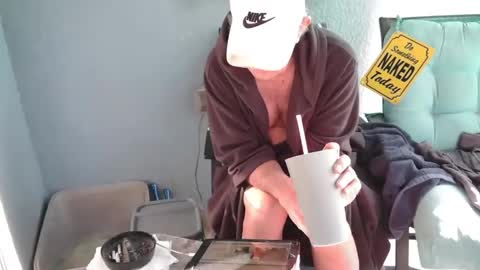 Snapshot of smallpenisbigtongue chatting on 12-05-25, 03:20 Daddy online show from 12-05-25, 03:20