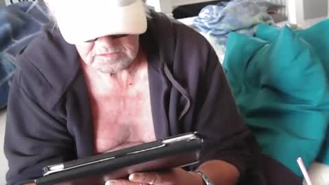 Snapshot of smallpenisbigtongue chatting on 02-24-26, 03:32 Daddy online show from 02-24-26, 03:32