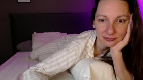 Anna no bbbbybybbabebyy just Anna. And dont call me mom please. online show from 02-18-25, 04:04