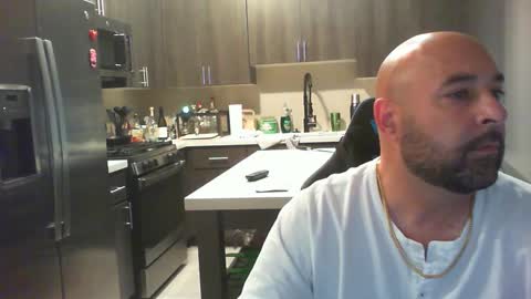 Snapshot of smashing_machine_412 chatting on 12-16-24, 05:17 smashing_machine_412 online show from 12-16-24, 05:17