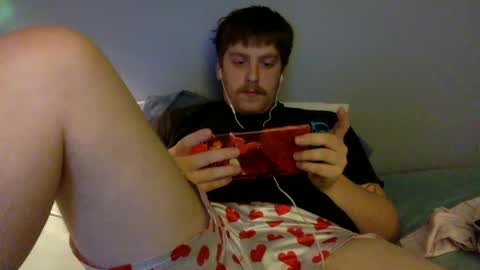 Snapshot of smashslug chatting on 12-21-24, 03:03 Sluggie online show from 12-21-24, 03:03