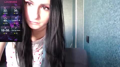 smile_cute_fox online show from 09-29-25, 08:19