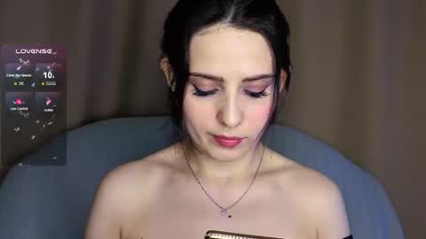 Bella online show from 11-30-25, 05:06