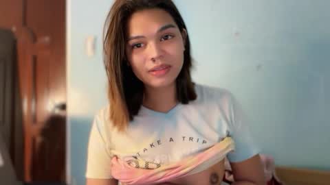 Snapshot of smile_sunshinex chatting on 11-19-25, 08:36 call me sunshine online show from 11-19-25, 08:36