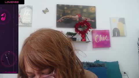 Snapshot of smilet_milf chatting on 04-29-26, 04:33 Smileth online show from 04-29-26, 04:33