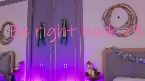 Snapshot of smiley_mia_ chatting on 01-10-25, 08:18 Mia online show from 01-10-25, 08:18