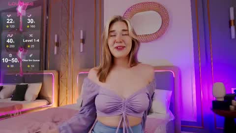 Snapshot of smiley_mia_ chatting on 02-23-25, 05:12 Mia online show from 02-23-25, 05:12