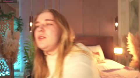 Mia online show from 03-16-26, 05:24