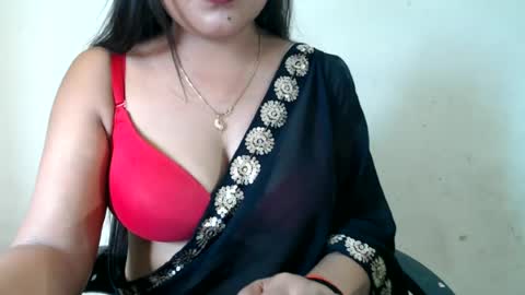 Snapshot of smiley_queen99 chatting on 07-06-26, 04:09 smiley online show from 07-06-26, 04:09