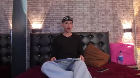 Snapshot of smith_luxe chatting on 03-27-26, 08:30 Smith online show from 03-27-26, 08:30