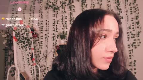 Snapshot of smoke_of_soul_ chatting on 03-12-25, 05:28 Smoki online show from 03-12-25, 05:28