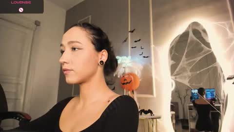 Snapshot of smoke_of_soul_ chatting on 10-24-25, 02:02 Smoki online show from 10-24-25, 02:02