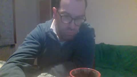 Snapshot of smokered100s chatting on 01-10-26, 08:21 luca online show from 01-10-26, 08:21