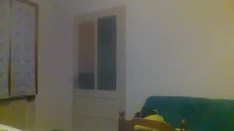 Snapshot of smokered100s chatting on 01-12-26, 06:35 luca online show from 01-12-26, 06:35