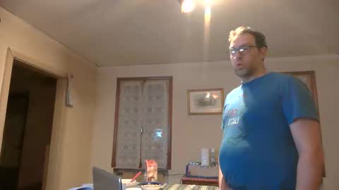 Snapshot of smokered100s chatting on 02-17-26, 09:21 luca online show from 02-17-26, 09:21