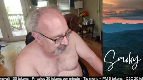 Snapshot of smokymountanman chatting on 05-16-26, 07:34 smokymountanman online show from 05-16-26, 07:34