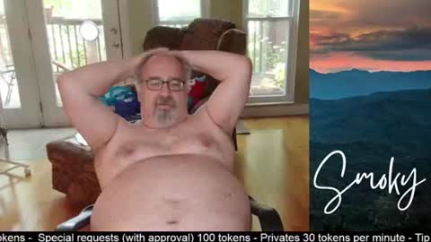 Snapshot of smokymountanman chatting on 06-12-26, 05:45 smokymountanman online show from 06-12-26, 05:45