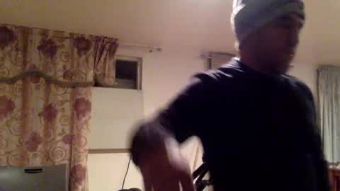 Snapshot of smoothstrik3r chatting on 10-19-25, 01:01 smoothstrik3r online show from 10-19-25, 01:01