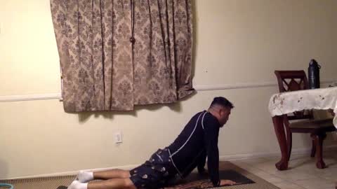 Snapshot of smoothstrik3r chatting on 10-21-25, 12:17 smoothstrik3r online show from 10-21-25, 12:17