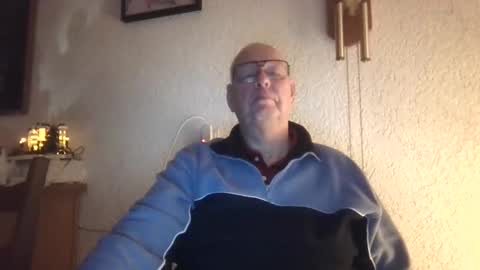 Snapshot of smoothy5460 chatting on 12-16-24, 03:43 smoothy5460 online show from 12-16-24, 03:43