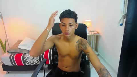 snak_master1 online show from 10-15-25, 02:39