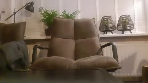 sneakerboy444 online show from 12-06-24, 10:19