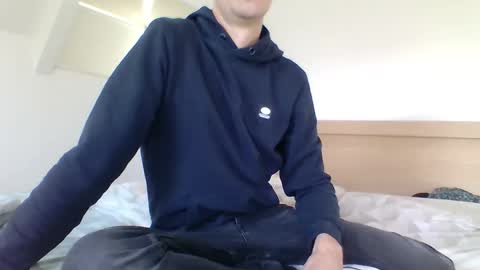 sneakerboy444 online show from 11-02-25, 10:50