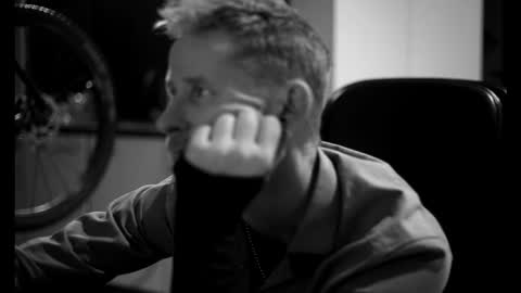 Snapshot of sneaky1985 chatting on 03-18-26, 07:17 sneaky1985 online show from 03-18-26, 07:17