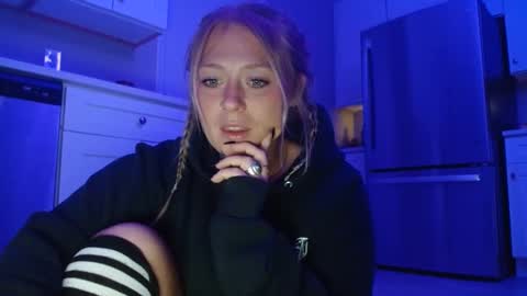 Snapshot of sneakyalicek chatting on 10-01-25, 01:00 sneakyalicek online show from 10-01-25, 01:00