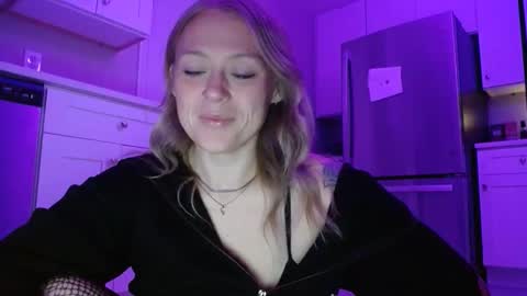 Snapshot of sneakyalicek chatting on 01-08-26, 08:22 sneakyalicek online show from 01-08-26, 08:22