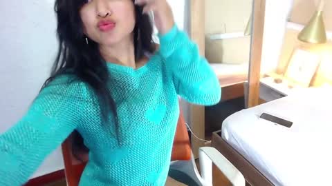 Snapshot of sneakyy_fantasy chatting on 12-19-24, 03:51 Hellen  online show from 12-19-24, 03:51