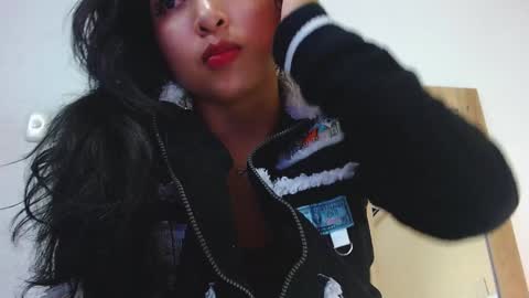 Snapshot of sneakyy_fantasy chatting on 12-20-24, 08:49 Hellen  online show from 12-20-24, 08:49