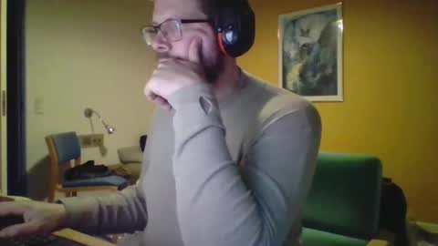 Snapshot of snebolden chatting on 01-15-25, 06:29 snebolden online show from 01-15-25, 06:29