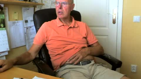 snickarn335731 online show from 08-05-26, 08:39