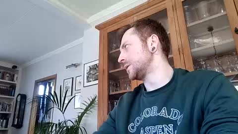 Snapshot of snoecks chatting on 02-25-26, 10:25 snoecks online show from 02-25-26, 10:25