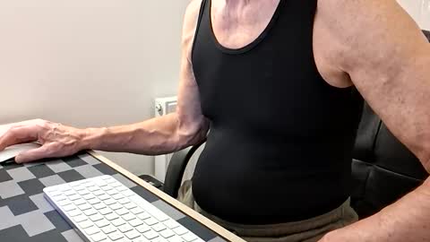 snootyagain online show from 04-27-26, 08:40