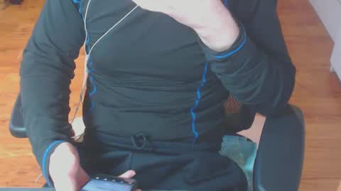 Snapshot of snooze85 chatting on 01-09-25, 01:56 Cbt-Slave online show from 01-09-25, 01:56