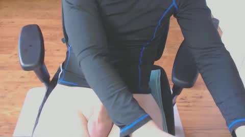 Snapshot of snooze85 chatting on 02-08-25, 01:33 Cbt-Slave online show from 02-08-25, 01:33