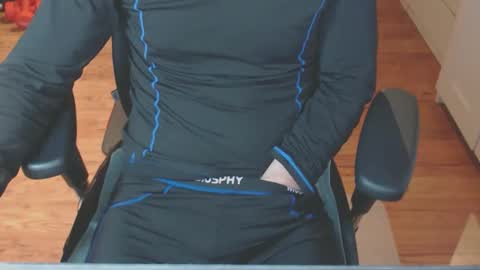 Snapshot of snooze85 chatting on 10-20-25, 04:13 Cbt-Slave online show from 10-20-25, 04:13