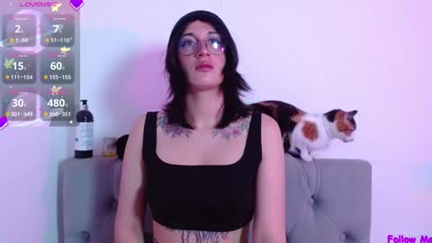 IG     OF red moonn online show from 01-25-25, 11:23