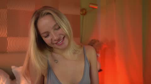 Snapshot of snow_is_falling chatting on 12-27-24, 12:34 Candice Snow online show from 12-27-24, 12:34