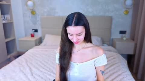 snow_whiteeex online show from 06-06-26, 04:06