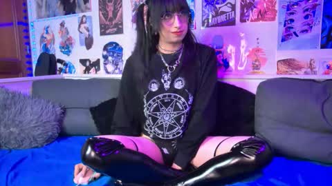 Snow and Bubble online show from 09-08-25, 07:46