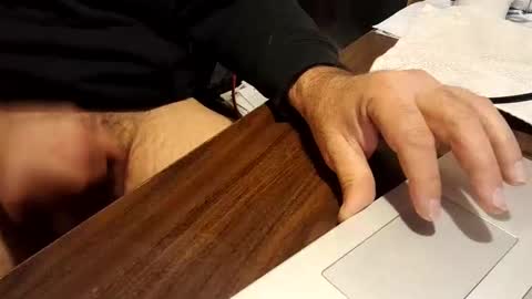 Snapshot of snowboarder699 chatting on 10-27-25, 09:30 watchmecum online show from 10-27-25, 09:30